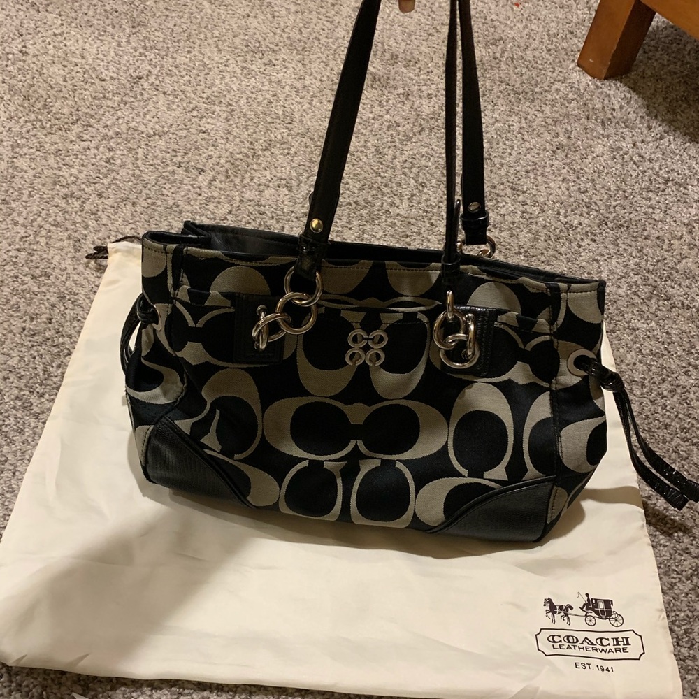 Coach - Picture 2 of 4